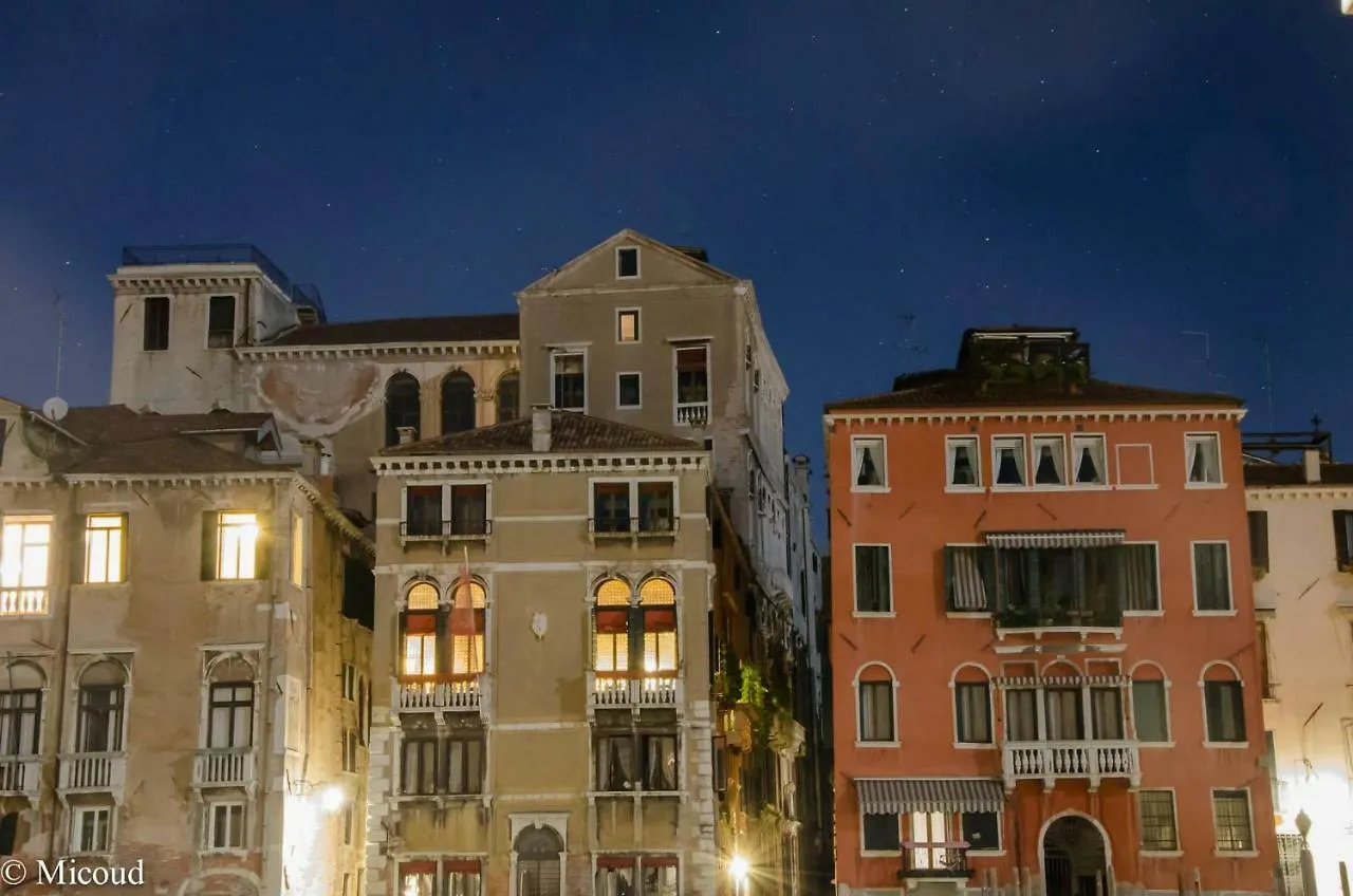Luxury Venetian Rooms 2*, Venice
