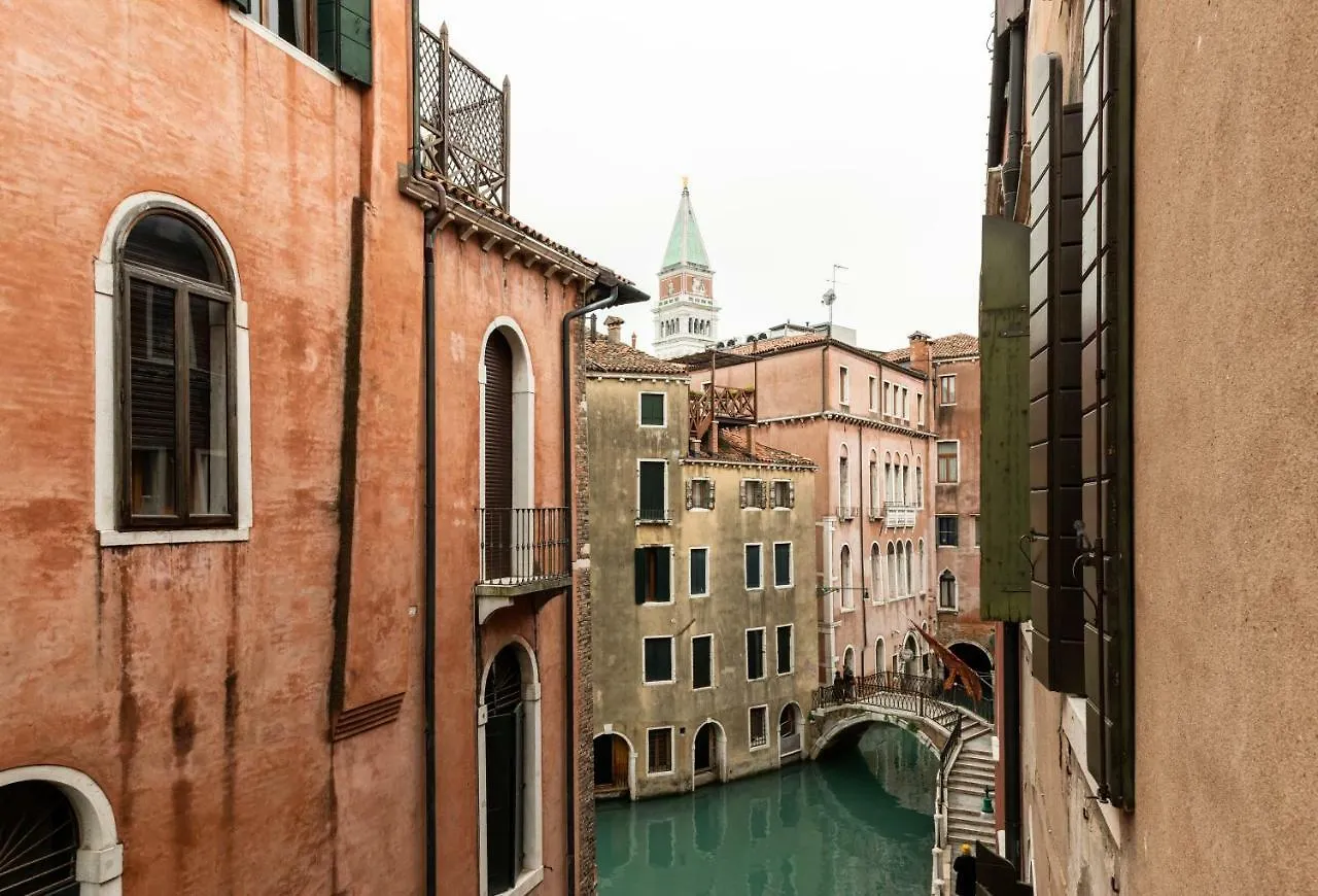 Luxury Venetian Rooms Guest house